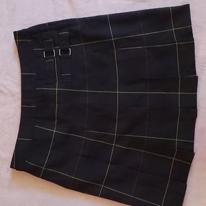 Girl's green plaid skort